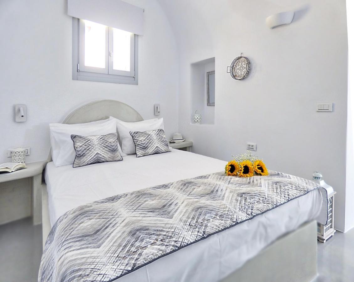 Golden Stone Santorini Suites Akrotírion Exterior foto
