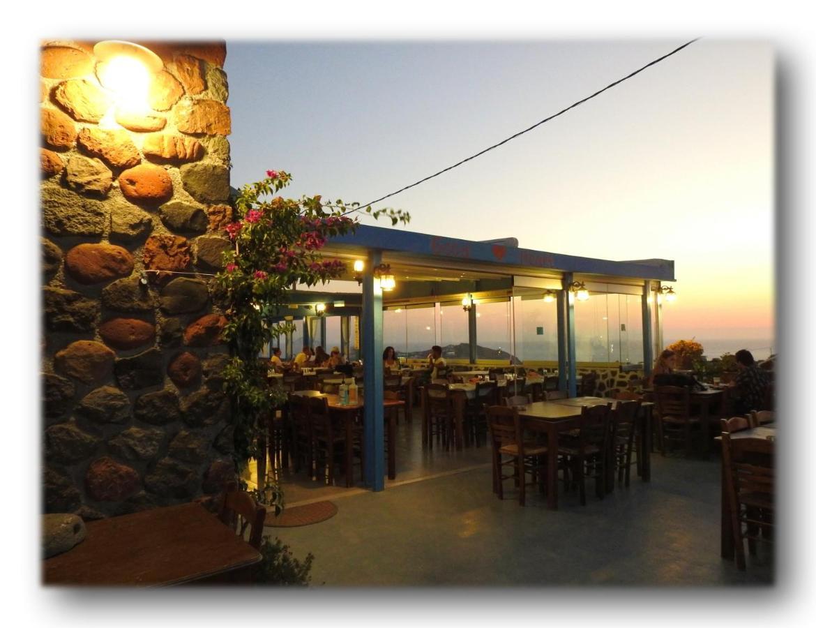 Golden Stone Santorini Suites Akrotírion Exterior foto
