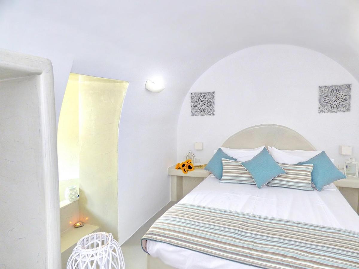 Golden Stone Santorini Suites Akrotírion Exterior foto