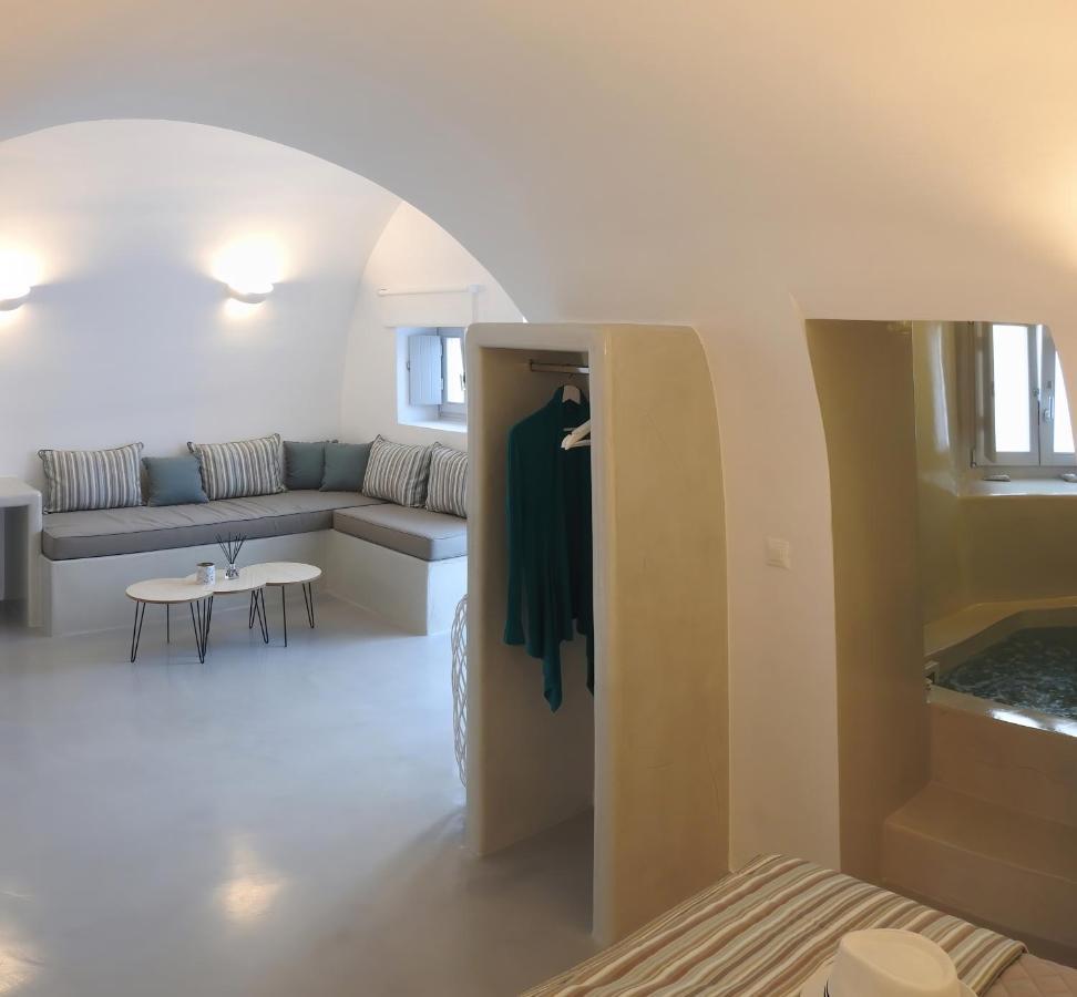 Golden Stone Santorini Suites Akrotírion Exterior foto